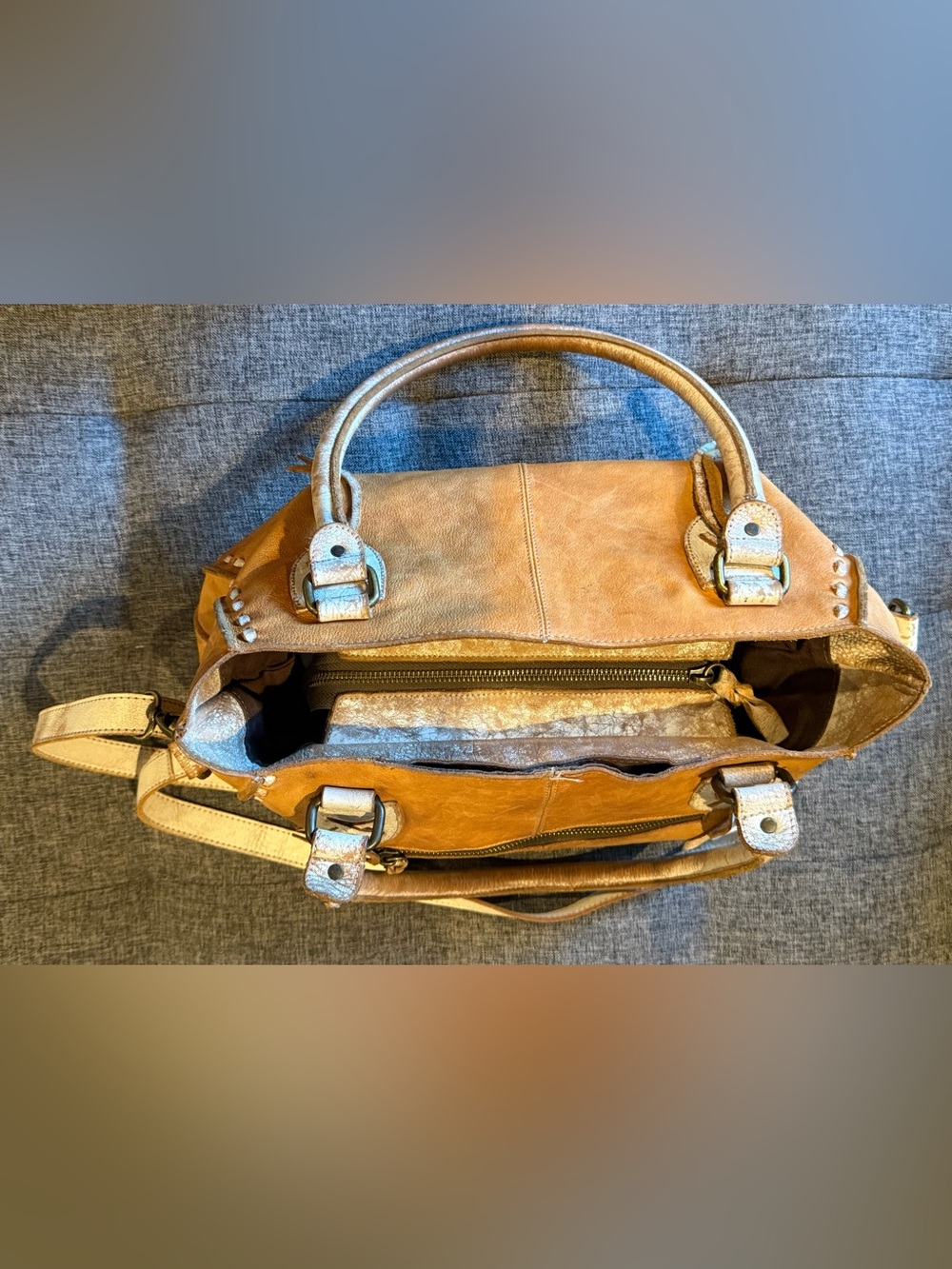 Bed|Stu Rockababy Oats Icicle Rustic Leather Shoulder Bag with Dual Handles - Picture 7 of 16
